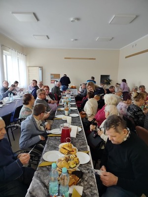 Spotkanie z seniorami funkcjonariuszy proszowickiej Policji.