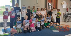 Spotkania profilaktyczne z dziećmi w ramach akcji &quot;Bezpieczne Wakacje 2025&quot;, oraz wspólne działania Policji i Straży Pożarnej na wodą.