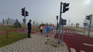 Działania dzielnicowych i ruchu drogowego proszowickiej Policji w ramach akcji „Bezpieczna droga do szkoły”