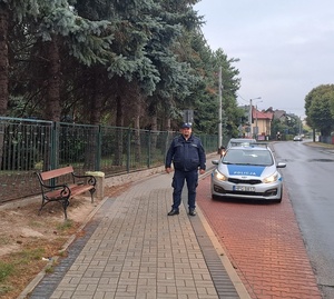 Działania dzielnicowych i ruchu drogowego proszowickiej Policji w ramach akcji „Bezpieczna droga do szkoły”