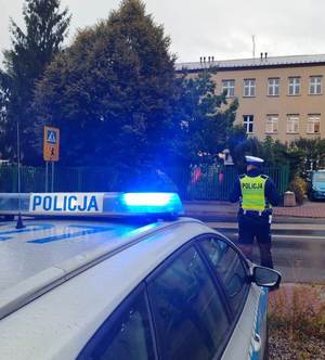 Działania dzielnicowych i ruchu drogowego proszowickiej Policji w ramach akcji „Bezpieczna droga do szkoły”