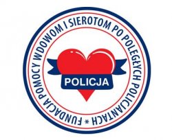 Logo Fundacji Pomocy Wdowom i Sierotom po Poległych Policjantach. W kształcie koła koloru granatowego. następnie mniejsze koło koloru czerwonego z napisem &quot;Fundacja Pomocy Wdowom i Sierotom po Poległych Policjantach&quot;. W środku czerwone serce i wstążka koloru granatowego z napisem Policja.