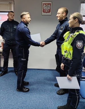 Ukończenie kursu podoficerskiego.