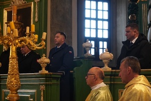 Pielgrzymka strażacka uroczystości w Sanktuarium w Hebdowie.