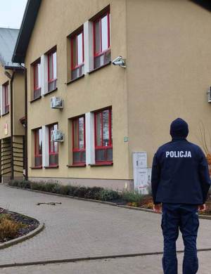 Dzielnicowi kontrolują placówki oświatowe