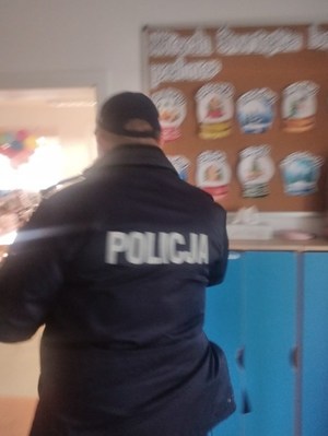 Dzielnicowi kontrolują placówki oświatowe
