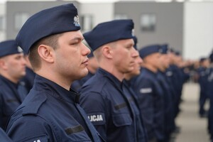Ślubowanie nowo przyjętych policjantów.
