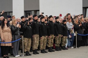 Ślubowanie nowo przyjętych policjantów.