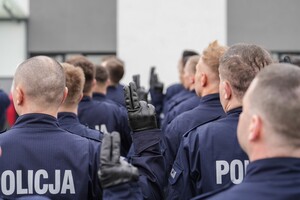 Ślubowanie nowo przyjętych policjantów.