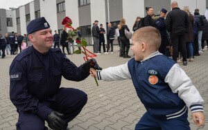 Ślubowanie nowo przyjętych policjantów.