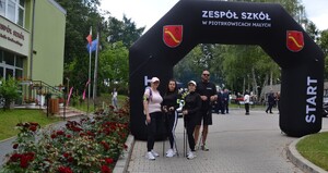 100 lat sportu w Policji. Wspólne spotkanie Policji Proszowice i Zespołu Szkół w Piotrkowicach Małych