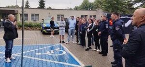 100 lat sportu w Policji. Wspólne spotkanie Policji Proszowice i Zespołu Szkół w Piotrkowicach Małych