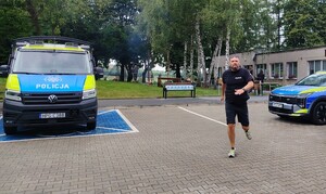 100 lat sportu w Policji. Wspólne spotkanie Policji Proszowice i Zespołu Szkół w Piotrkowicach Małych