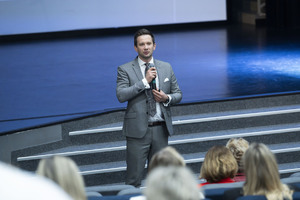 Konferencja „Gdy słowa ranią, a cisza zabija”.