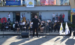 Piknik strzelecki Proszowice. Orkiestra Dęta &quot;Florian&quot; i Zespół Regionalny &quot;Bystry Potok&quot;