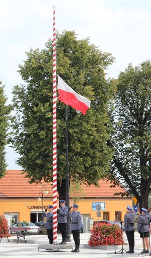 Podniesienie flagi państwowej przez Oddziały Prewencji Policji w Krakowie