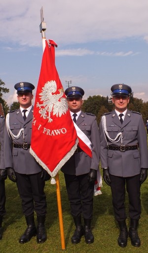 Poczet sztandarowy z Komendy Powiatowej Policji w Proszowicach