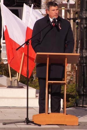 Przemowy władz m.in. Burmistrz Gminy i Miasta Proszowice Grzegorz Cichy, Poseł na Sejm Norbert Kaczmarczyk, Starosta Powiatu Proszowickiego Krystian Hytroś