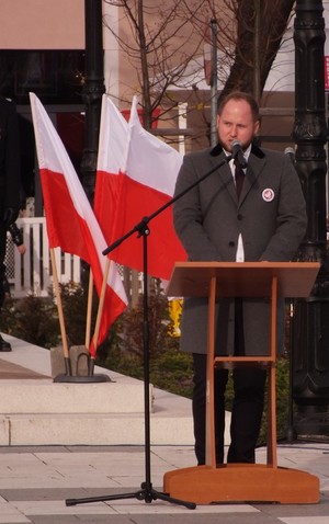 Przemowy władz m.in. Burmistrz Gminy i Miasta Proszowice Grzegorz Cichy, Poseł na Sejm Norbert Kaczmarczyk, Starosta Powiatu Proszowickiego Krystian Hytroś