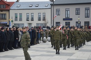 Przysięga żołnierzy z 11 Małopolskiej Brygady Wojsk Obrony Terytorialnej na proszowickim Rynku