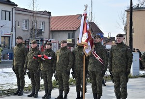 Przysięga żołnierzy z 11 Małopolskiej Brygady Wojsk Obrony Terytorialnej na proszowickim Rynku