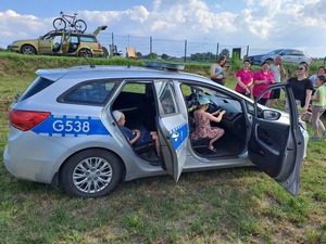 Spotkanie policjantów i strażaków na piknikach rodzinnych