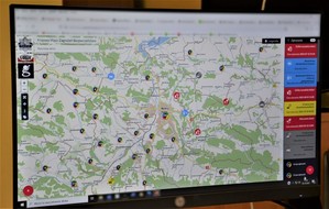 &quot;widok ekranu  komputera z mapą zagrożeń&quot;